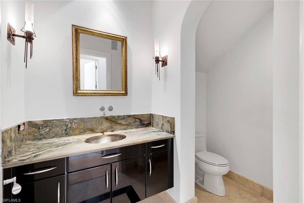 SOUTHPOINTE YACHT CLUB - Residential