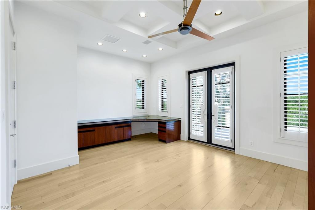 SOUTHPOINTE YACHT CLUB - Residential