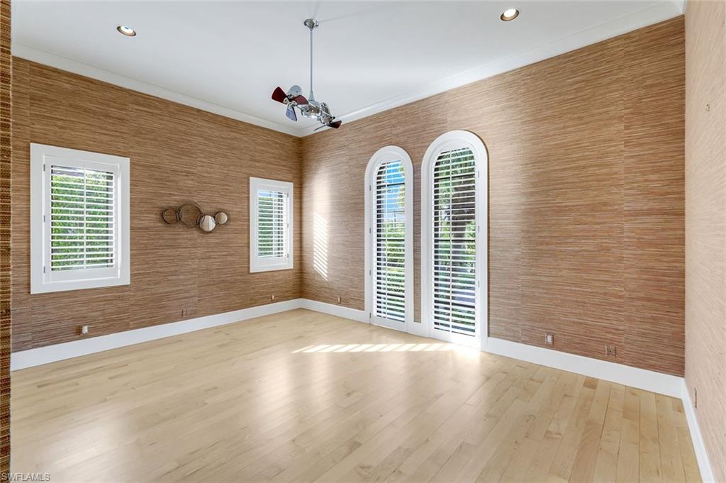 SOUTHPOINTE YACHT CLUB - Residential