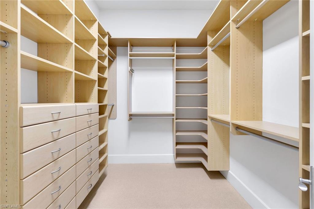 SOUTHPOINTE YACHT CLUB - Residential