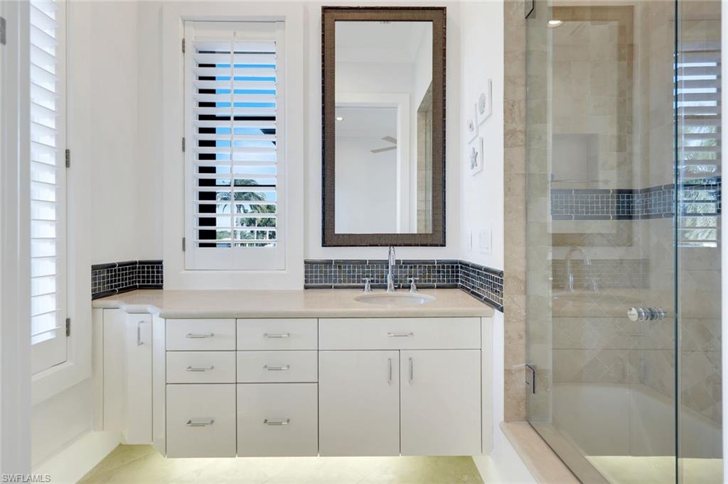 SOUTHPOINTE YACHT CLUB - Residential