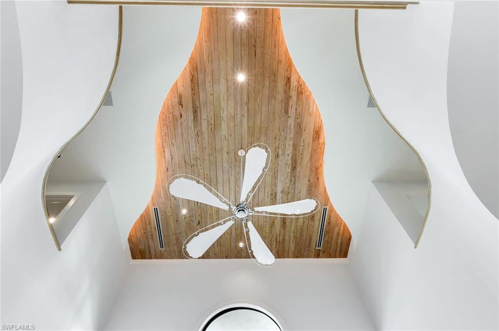 SOUTHPOINTE YACHT CLUB - Residential