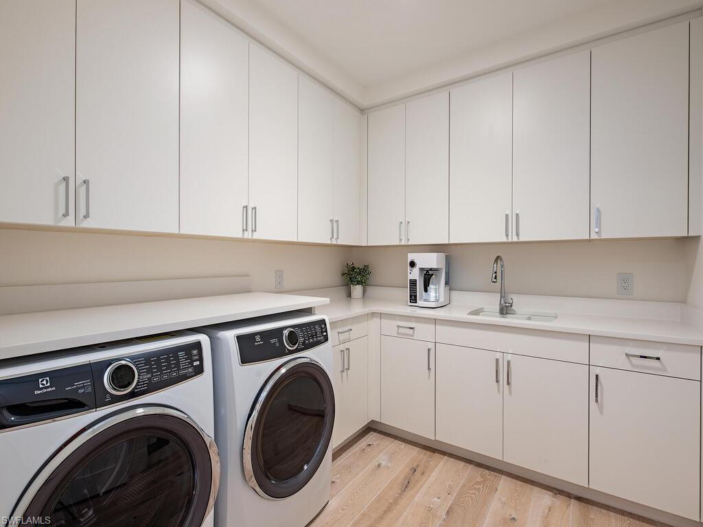 QUATTRO AT NAPLES SQUARE - Residential