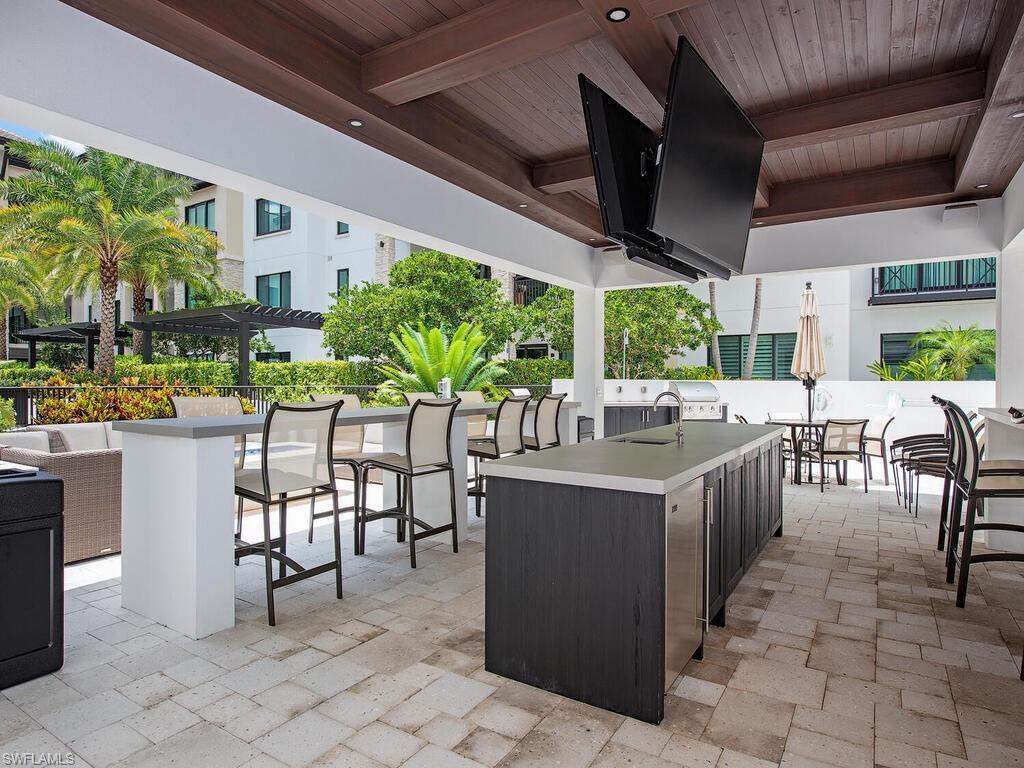 QUATTRO AT NAPLES SQUARE - Residential