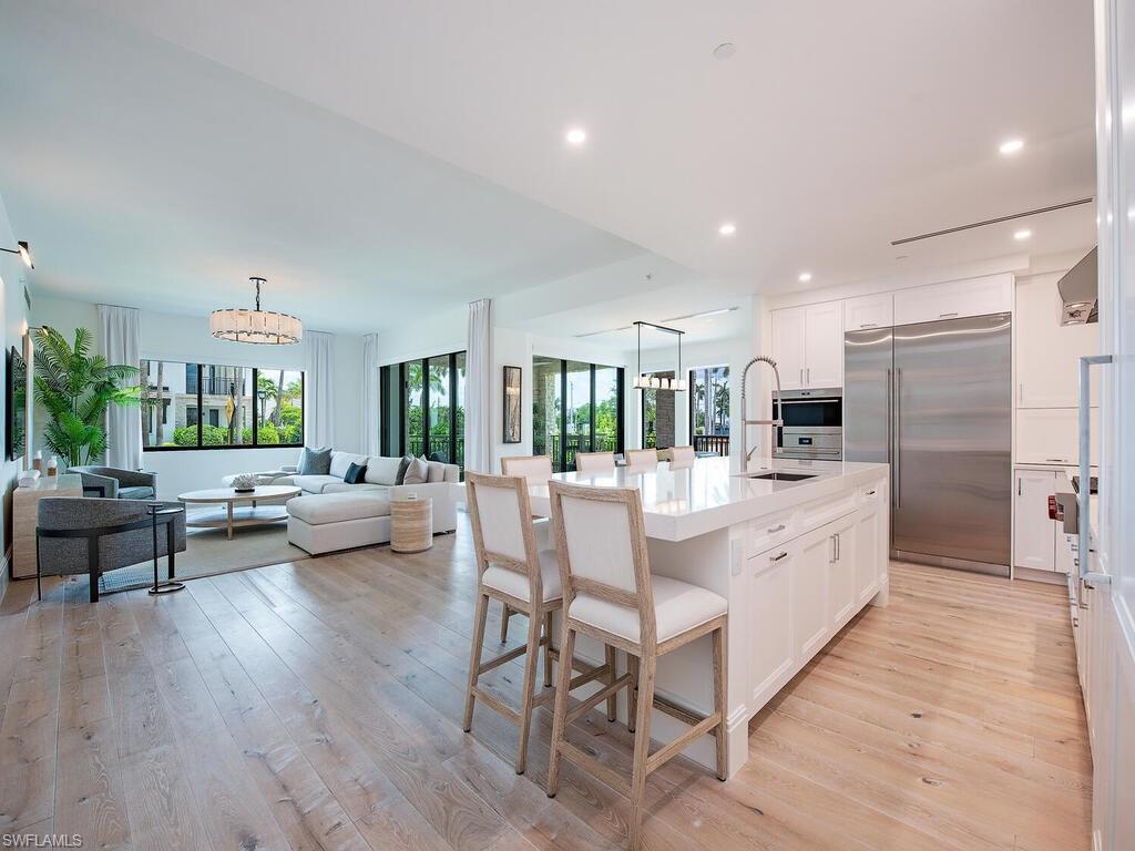 QUATTRO AT NAPLES SQUARE - Residential