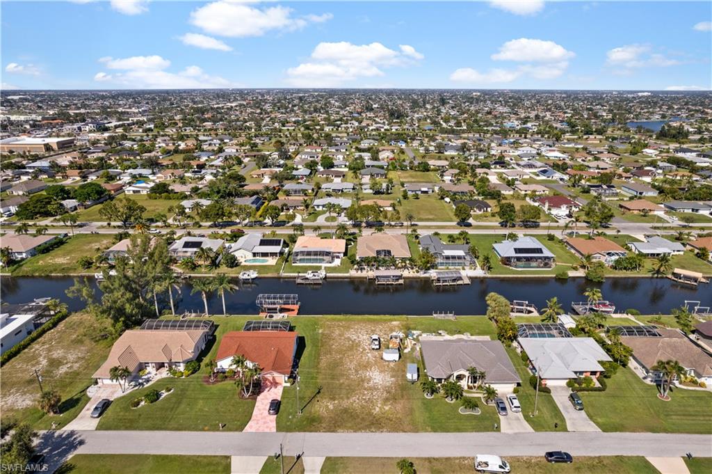 CAPE CORAL - Land