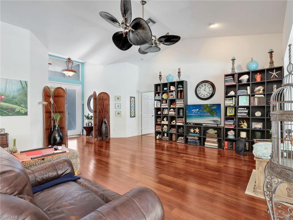 COLLIER WOODS - Residential