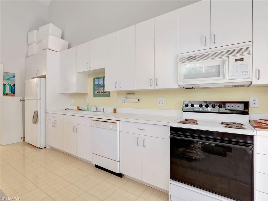 COLLIER WOODS - Residential