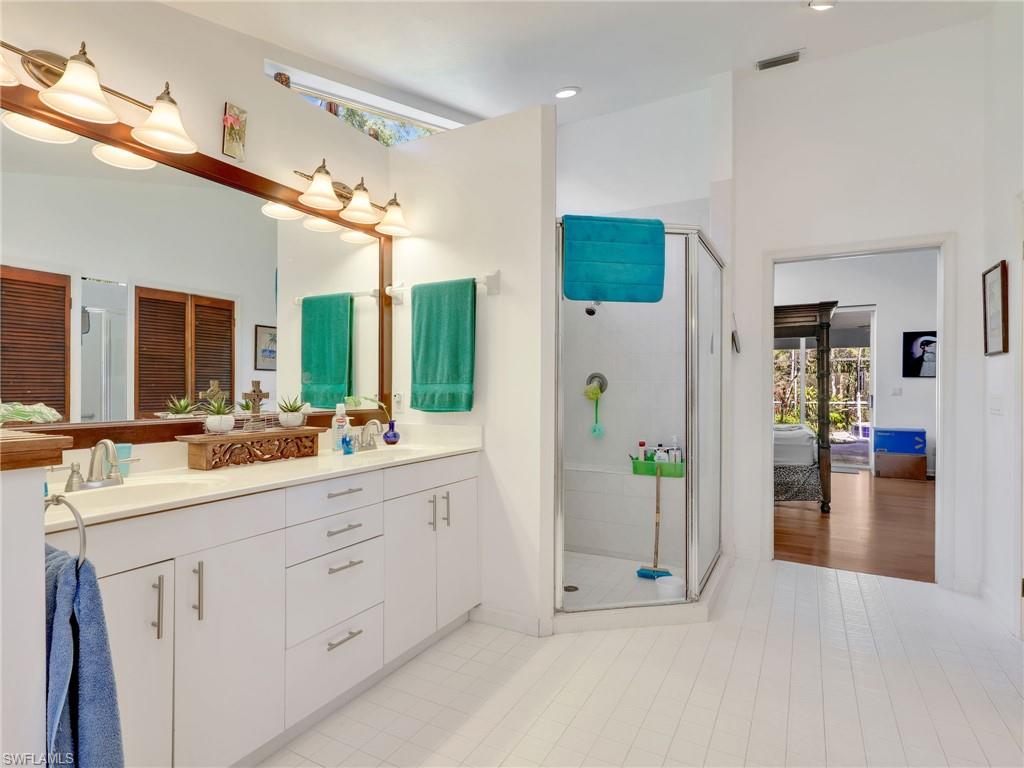 COLLIER WOODS - Residential