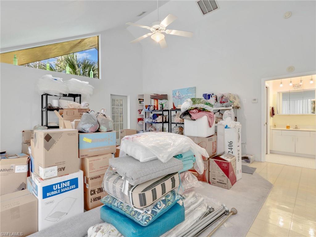 COLLIER WOODS - Residential