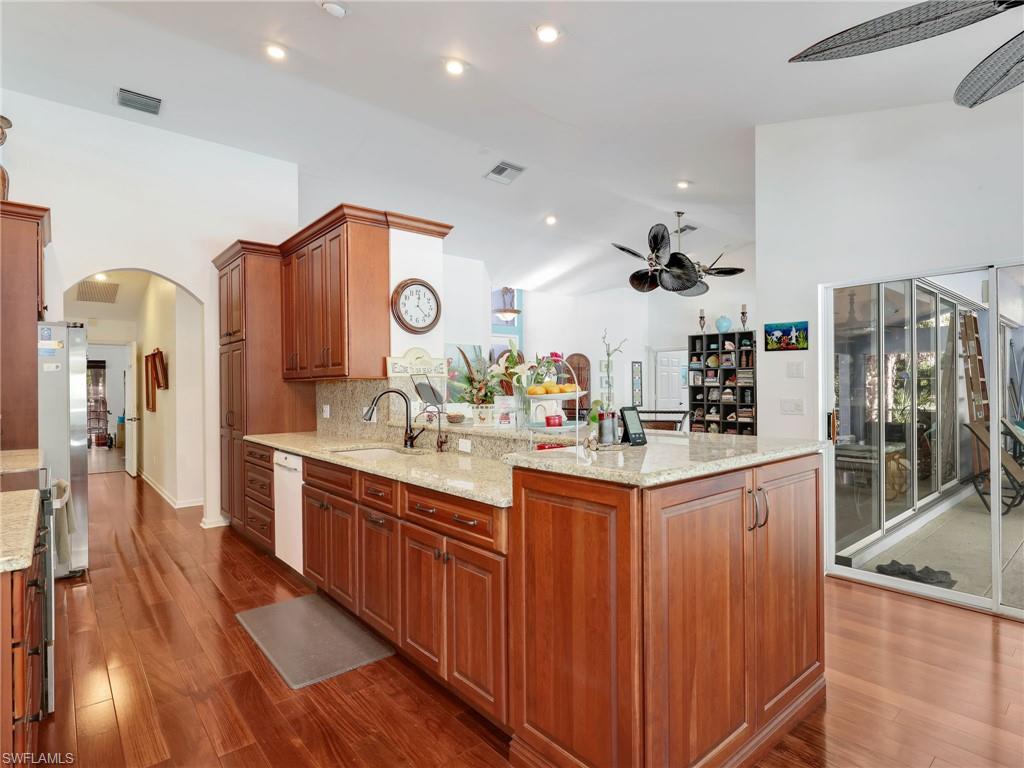 COLLIER WOODS - Residential