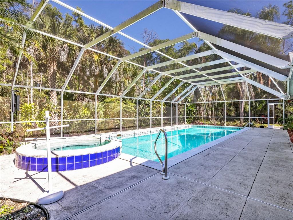 COLLIER WOODS - Residential