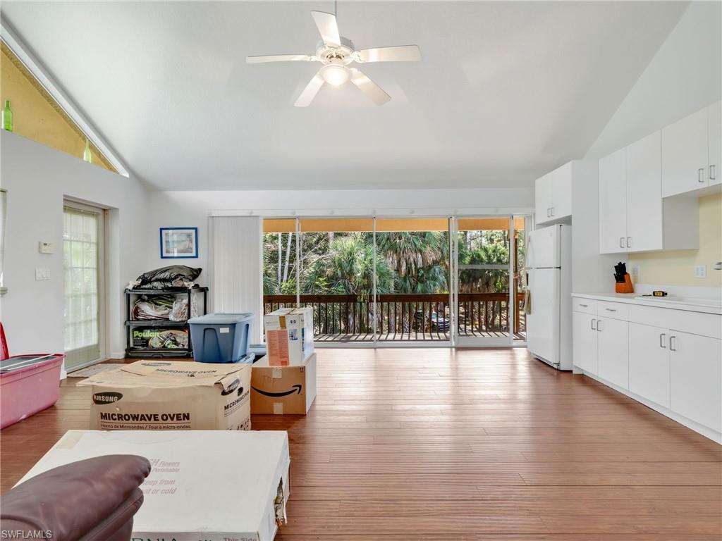 COLLIER WOODS - Residential