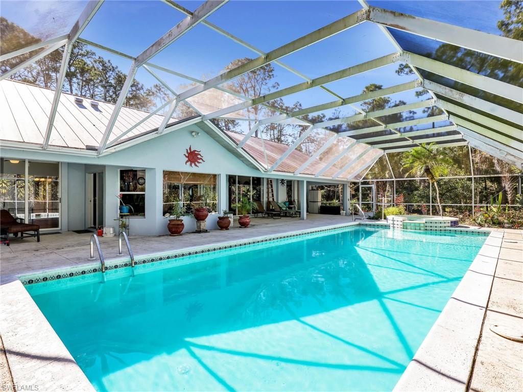 COLLIER WOODS - Residential