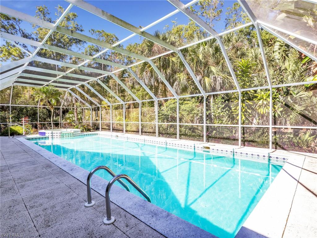 COLLIER WOODS - Residential