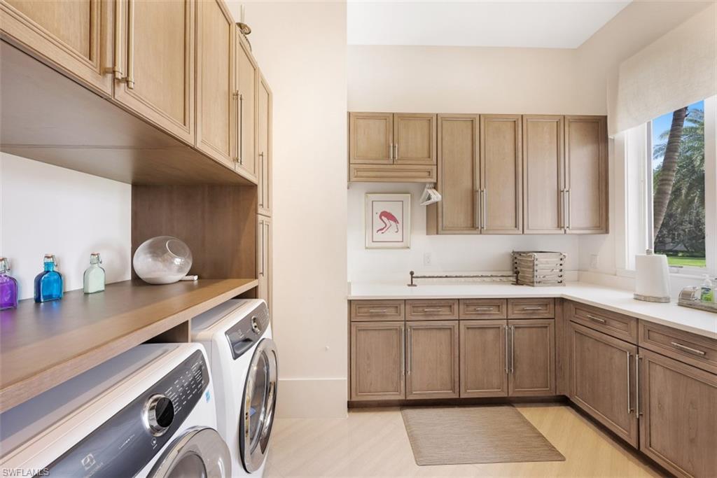 BAY WOODS - Residential