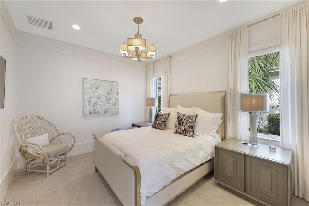 BAY WOODS - Residential