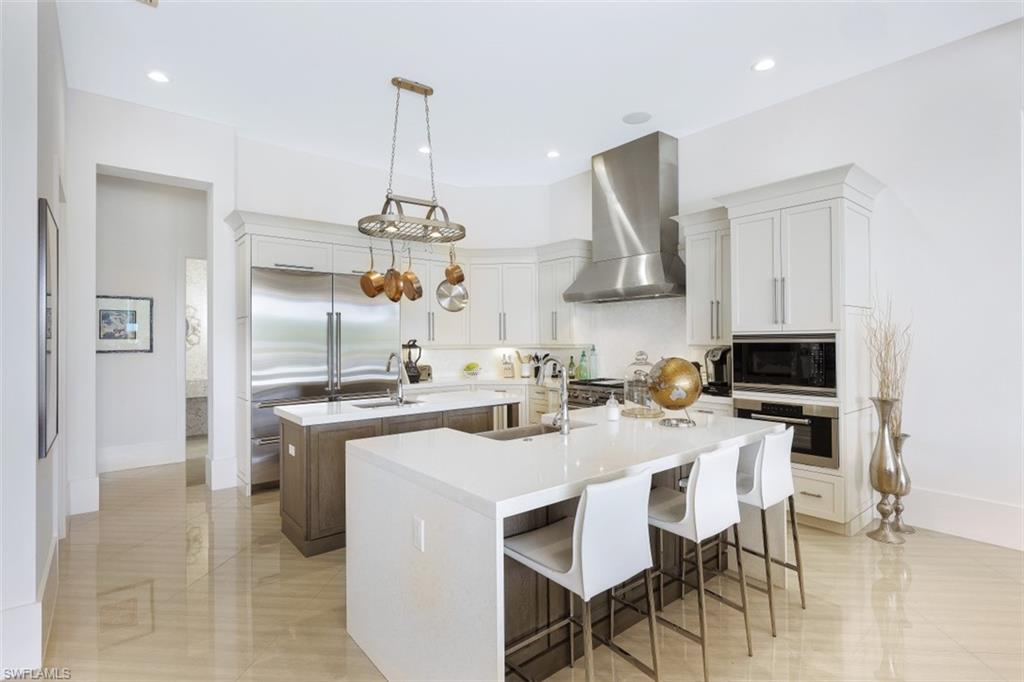 BAY WOODS - Residential