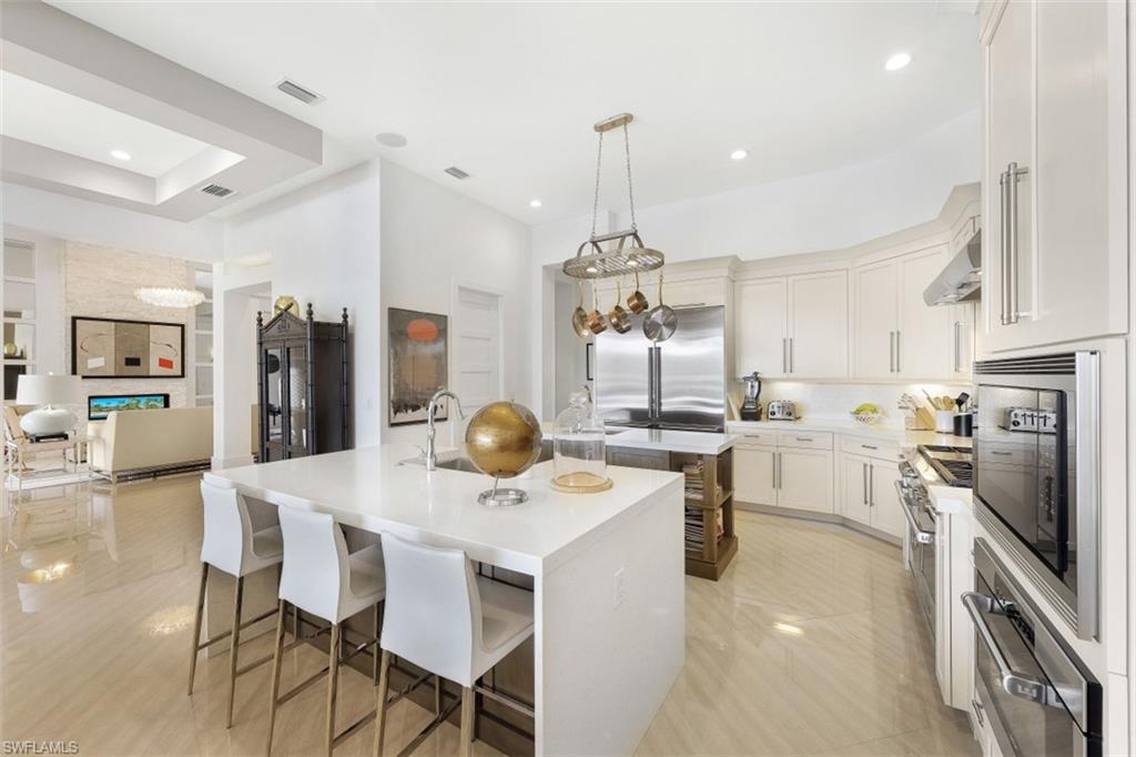 BAY WOODS - Residential