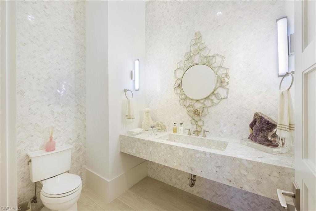 BAY WOODS - Residential