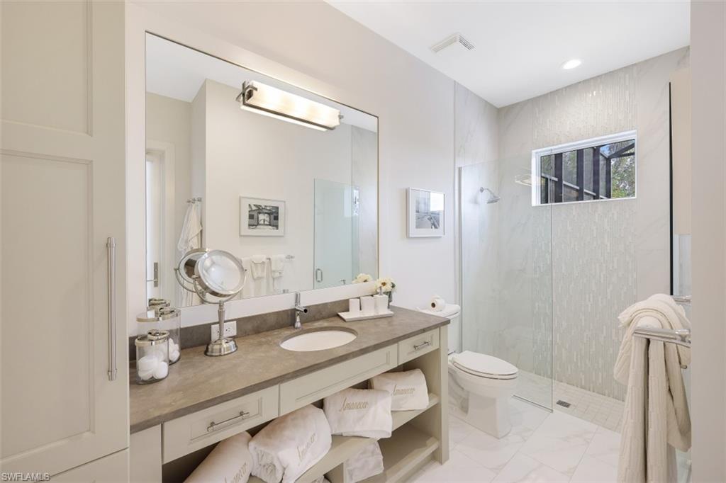 BAY WOODS - Residential