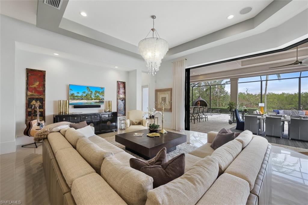 BAY WOODS - Residential