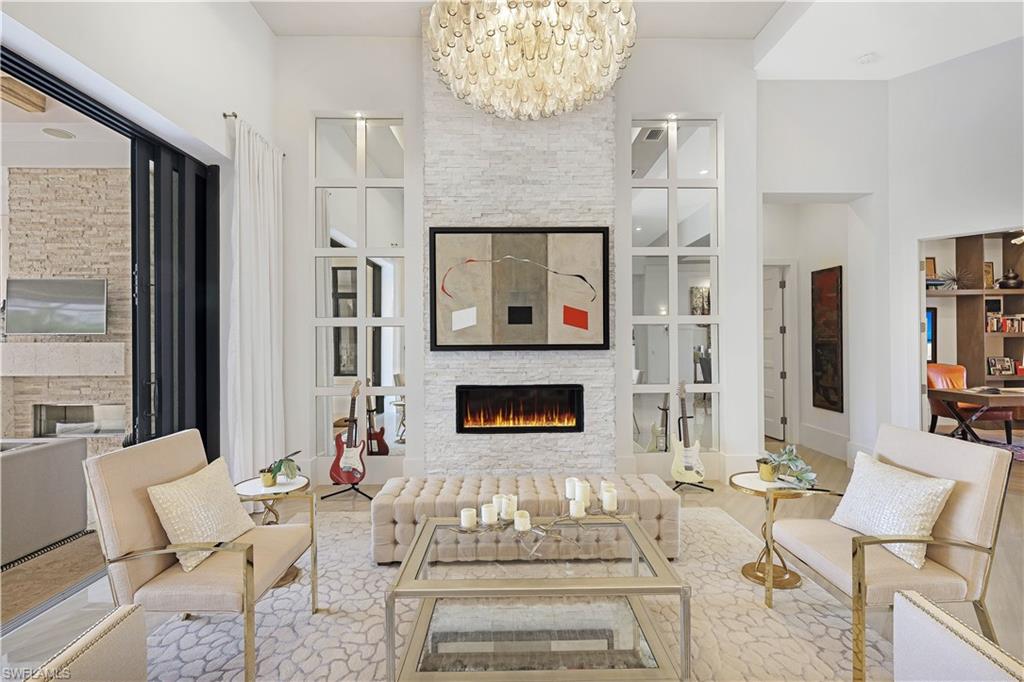 BAY WOODS - Residential