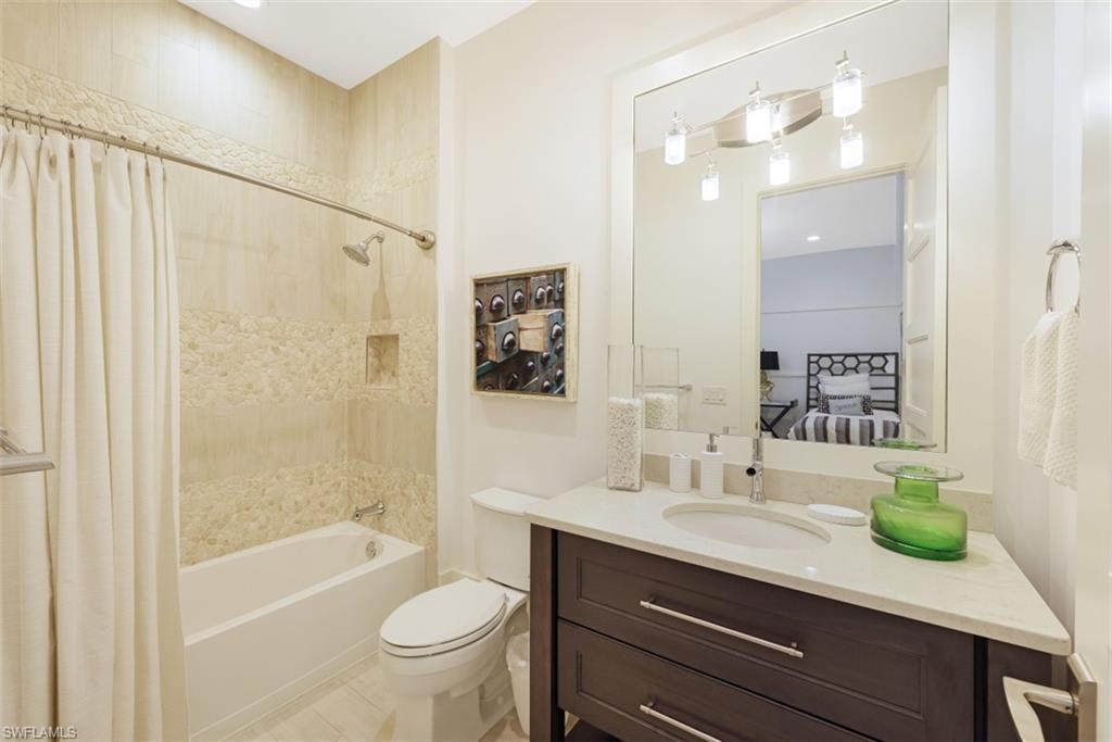 BAY WOODS - Residential