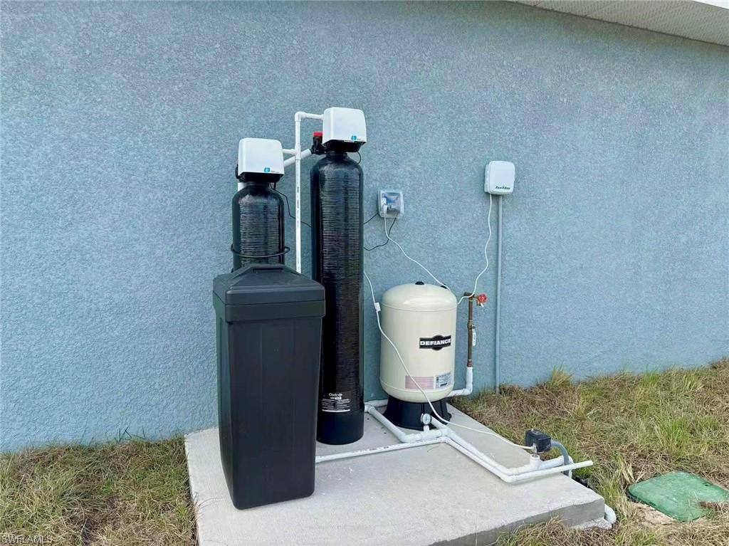 LEHIGH ESTATES - Residential