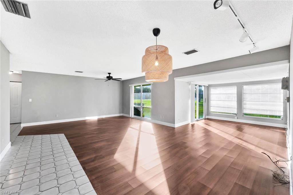 CALOOSA BAYVIEW - Residential