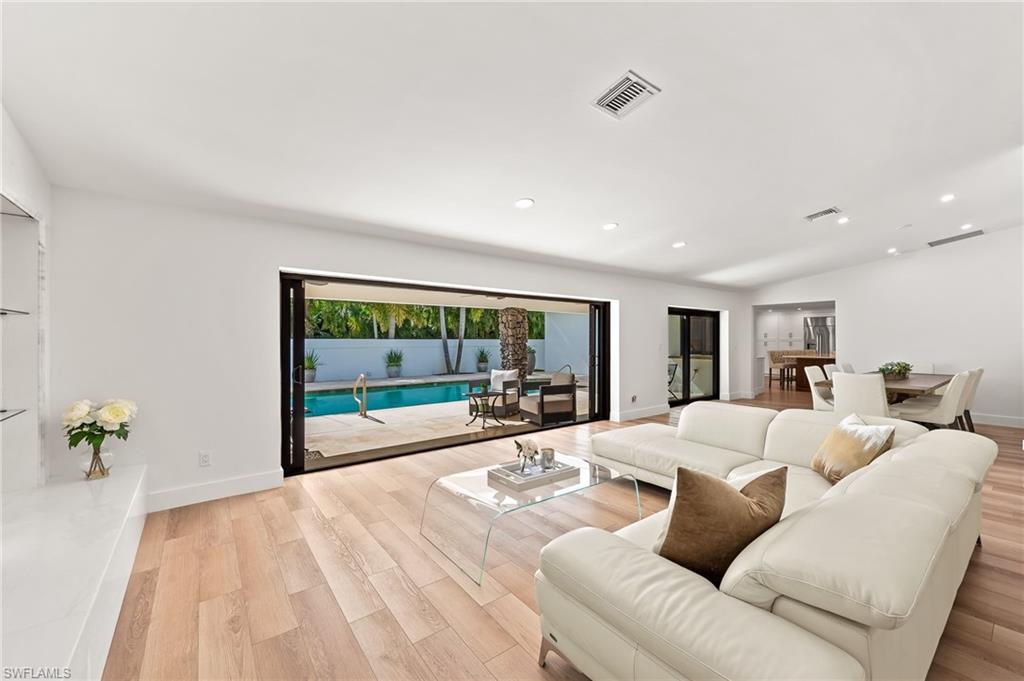 PARK SHORE - Residential