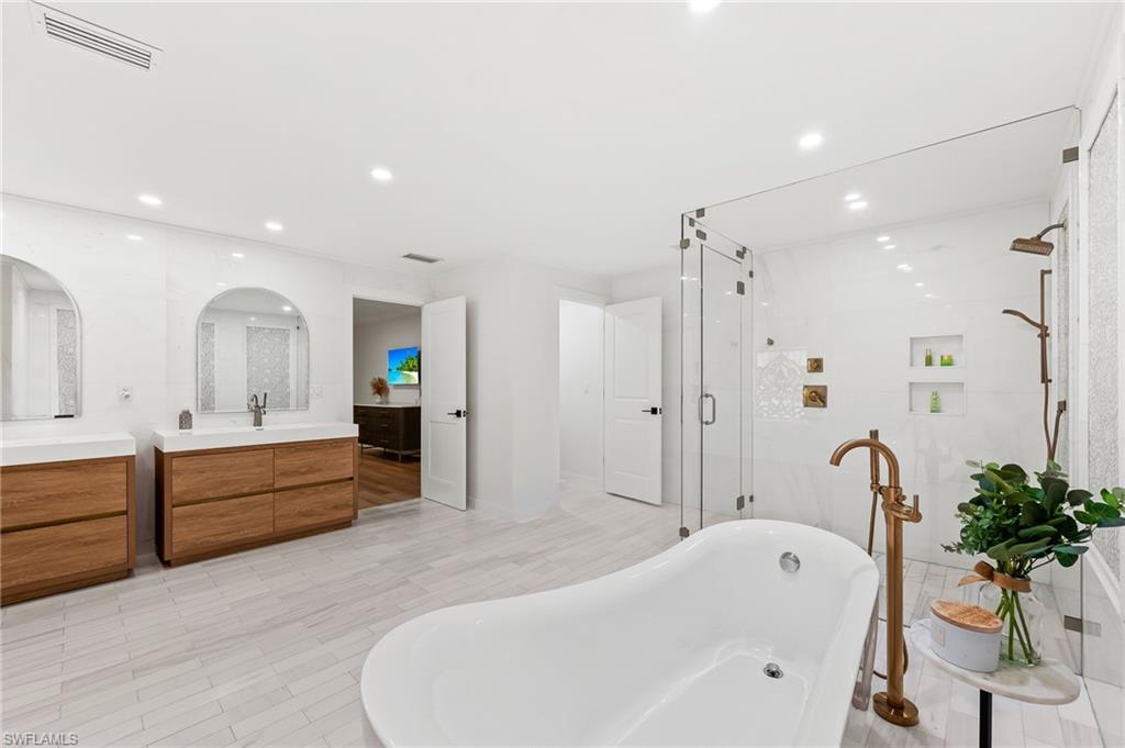 PARK SHORE - Residential