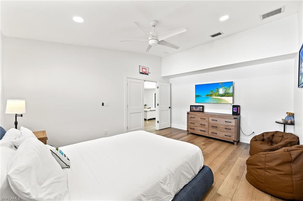 PARK SHORE - Residential