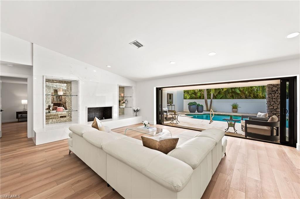 PARK SHORE - Residential