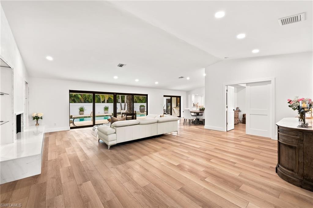 PARK SHORE - Residential