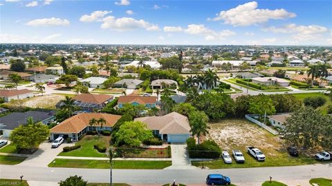 A home in MARCO ISLAND