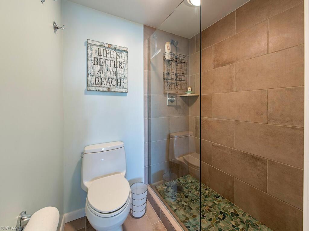 HIDDEN LAKE VILLAS - Residential