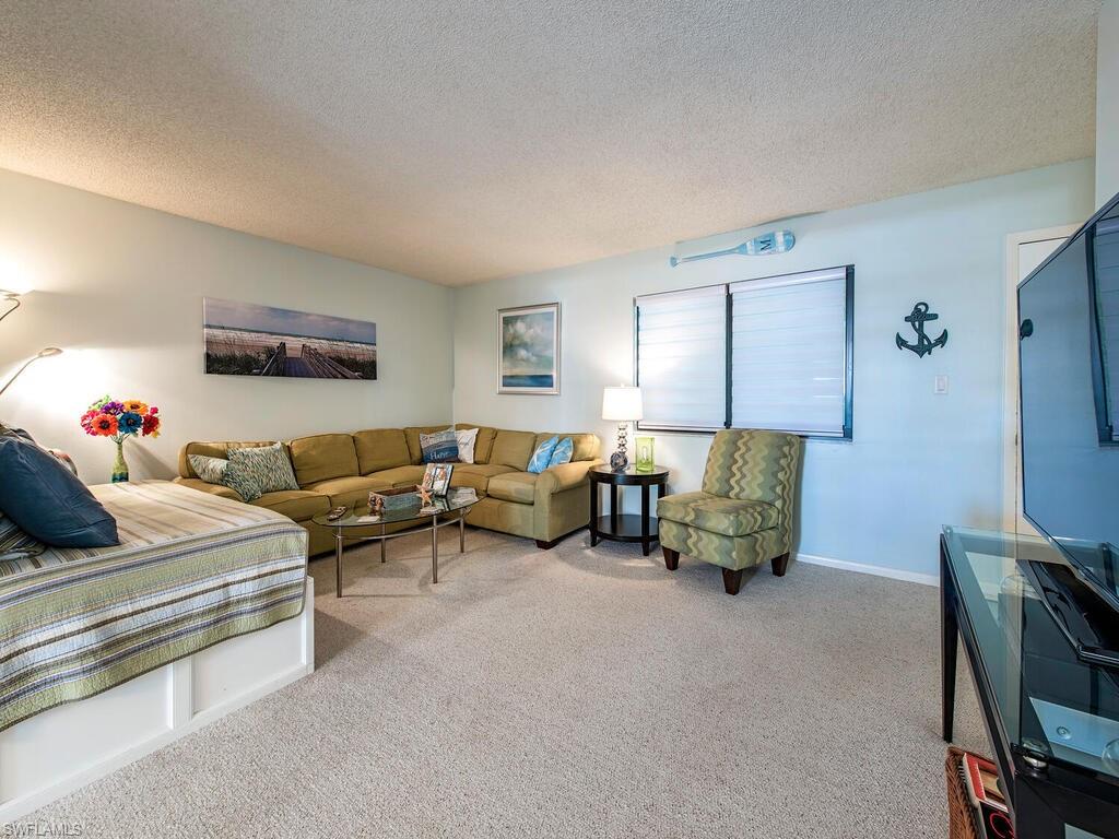 HIDDEN LAKE VILLAS - Residential