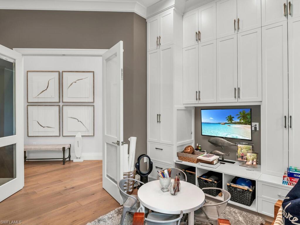 ESTATES - Residential