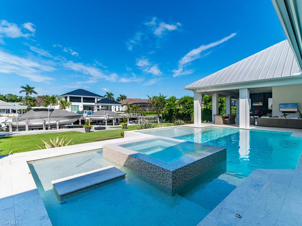 ESTATES - Residential