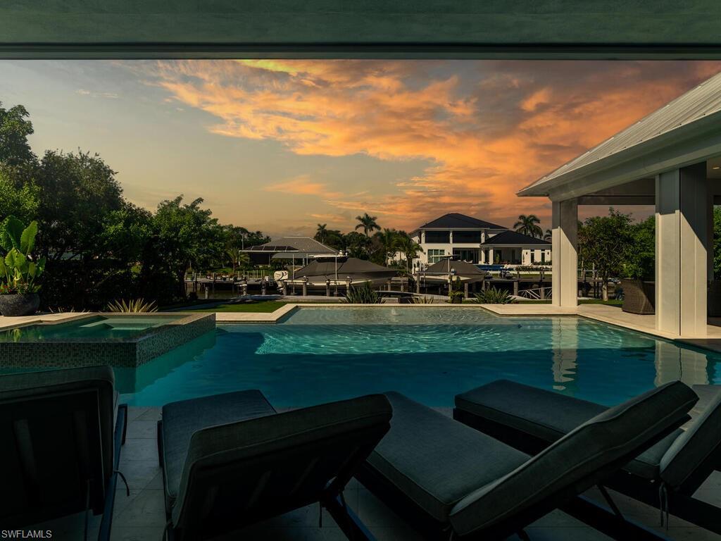 ESTATES - Residential