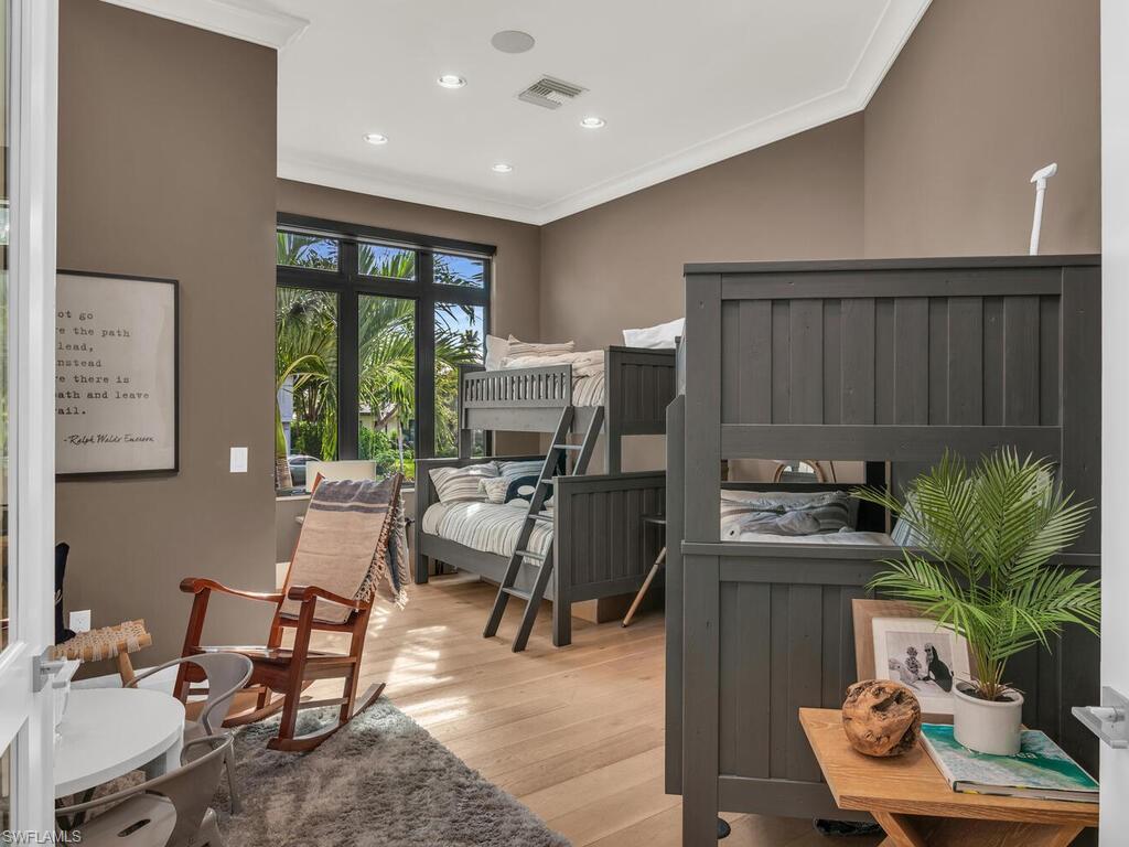 ESTATES - Residential