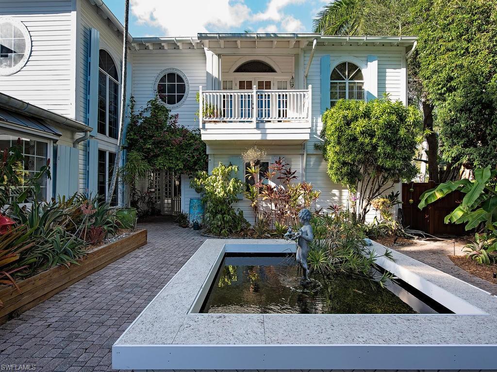 AQUALANE SHORES - Residential