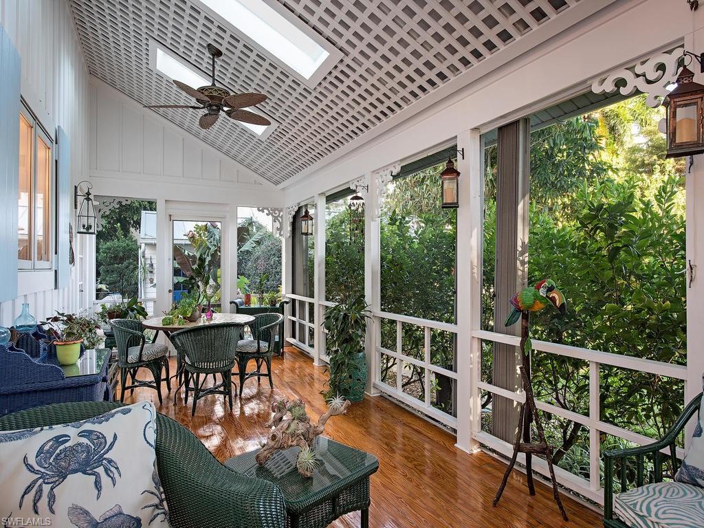 AQUALANE SHORES - Residential