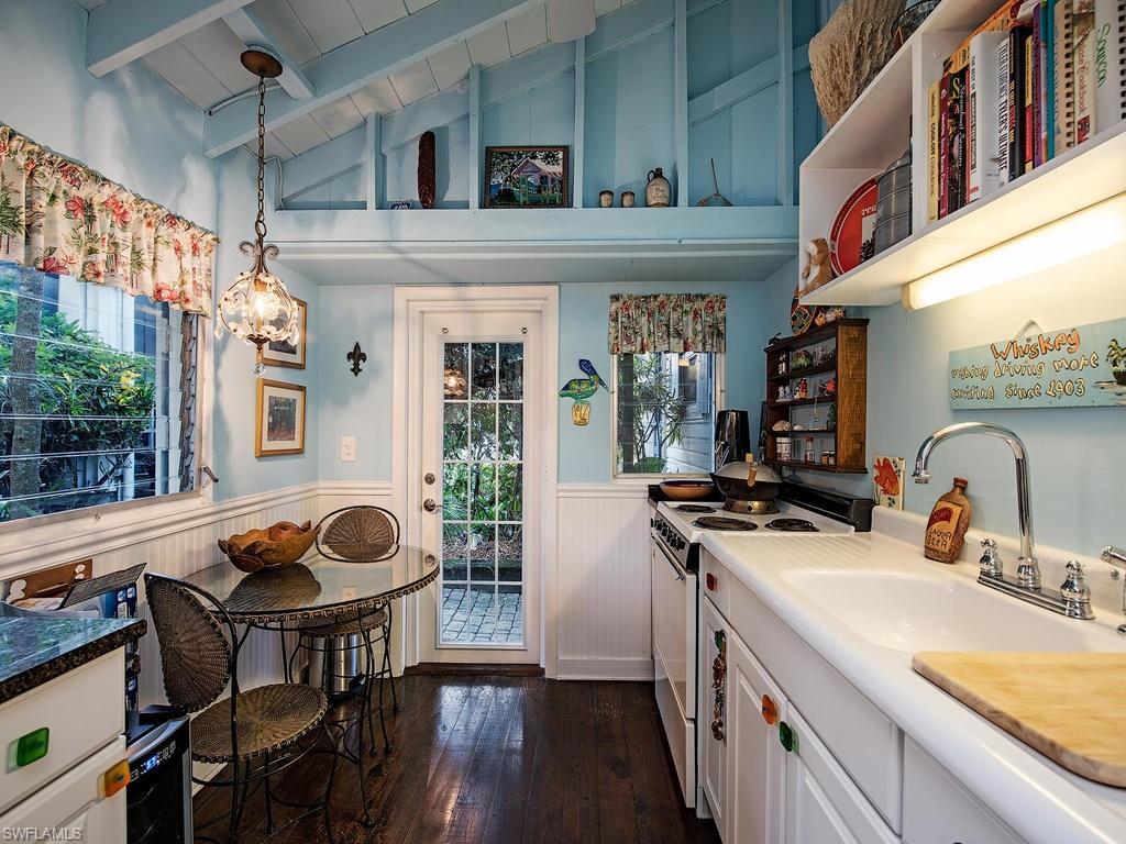 AQUALANE SHORES - Residential