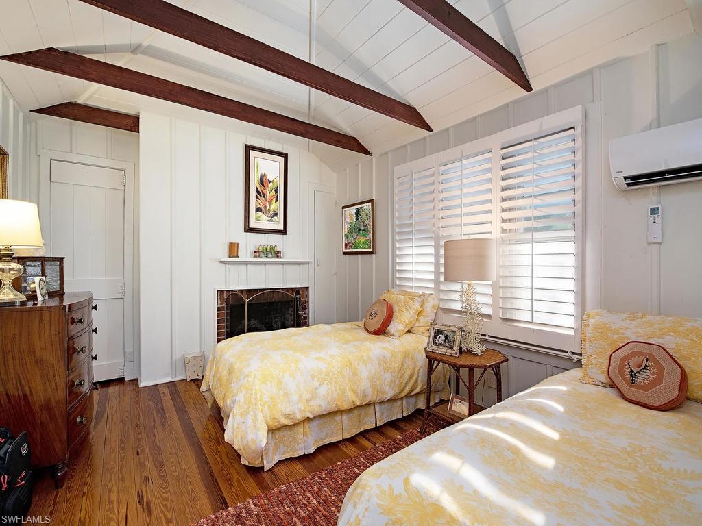 AQUALANE SHORES - Residential