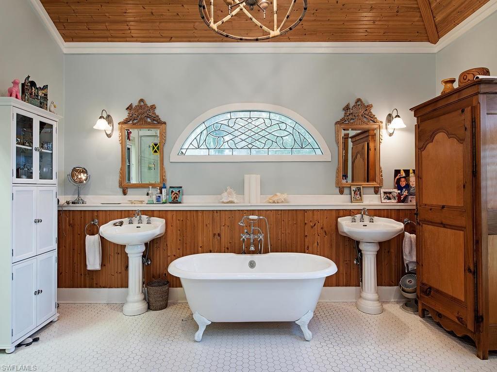 AQUALANE SHORES - Residential