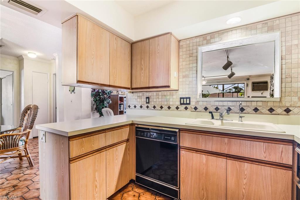 NAPLES PARK - Residential