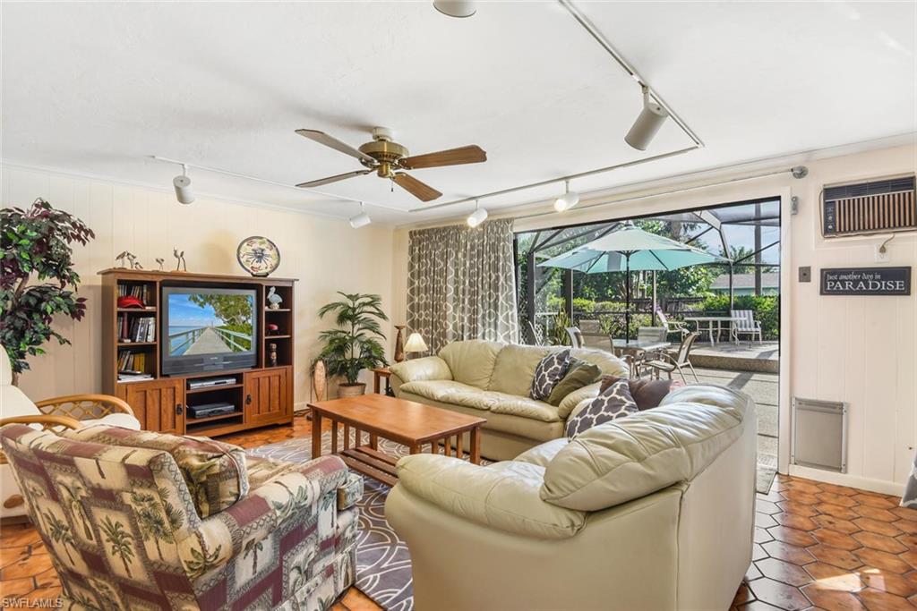 NAPLES PARK - Residential