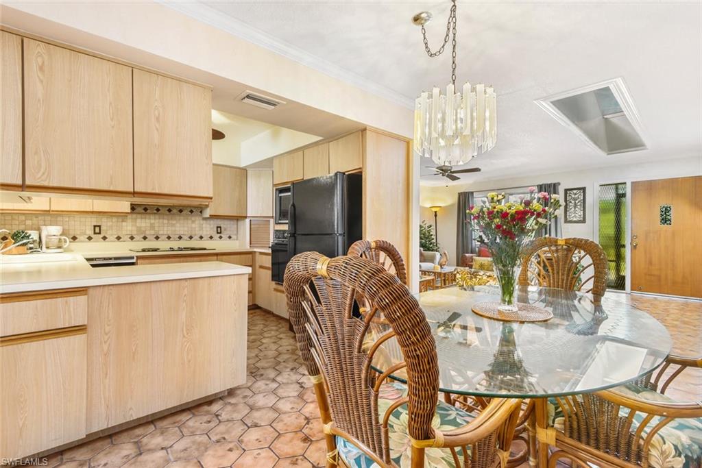 NAPLES PARK - Residential